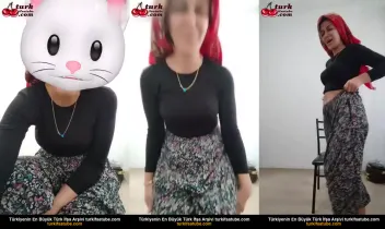 Yağmur Taksına Sıkınca Etekleri Yere Düşürdü