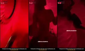 Üvey Abla Alisya Odada Sakso Yaptı