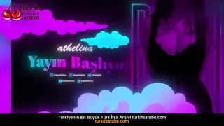 Cazibe dolu Athelina canlıda dans etti